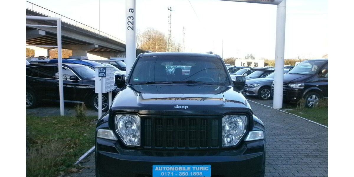 Jeep Cherokee 351.000 km 5.300 &euro; München OT Trudering-Riem 81825