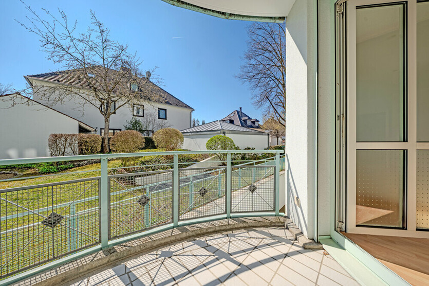 ***Helle 2-Zimmer-Maisonette mit Balkon – ein Wohnjuwel auf ca. 63 m²***