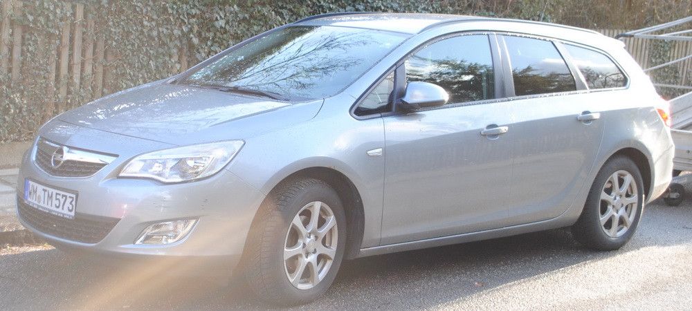 Opel Astra 182.000 km 2.200 &euro; München 81247