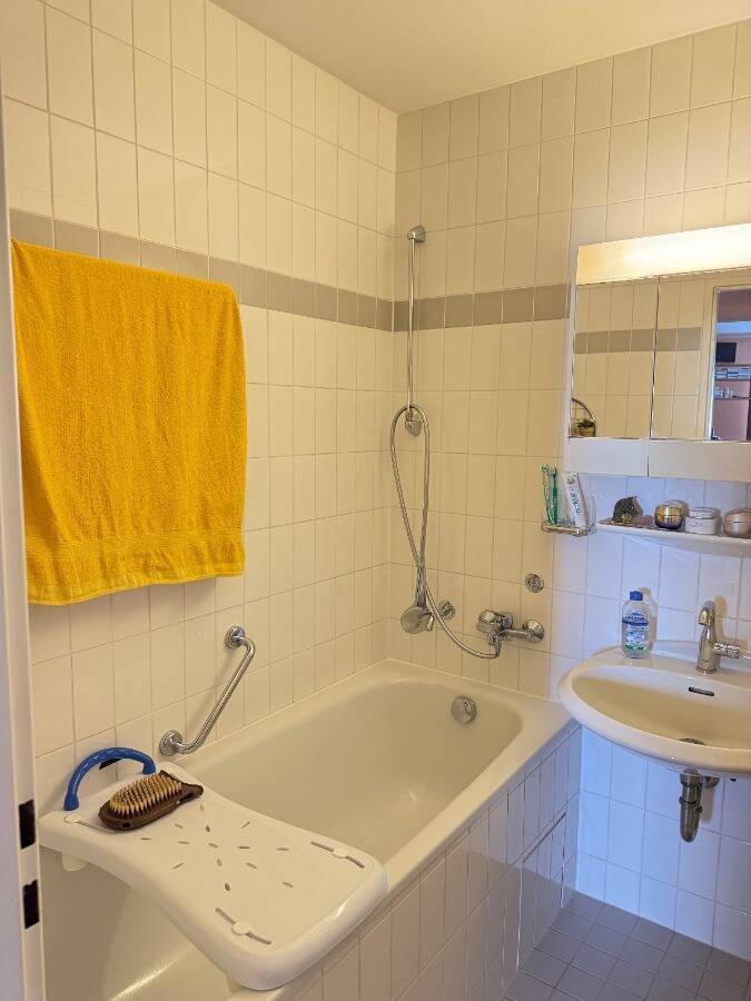 WEIGERT: 3-Zimmer-Wohnung mit Loggia & TG-Stellplatz in Aubing