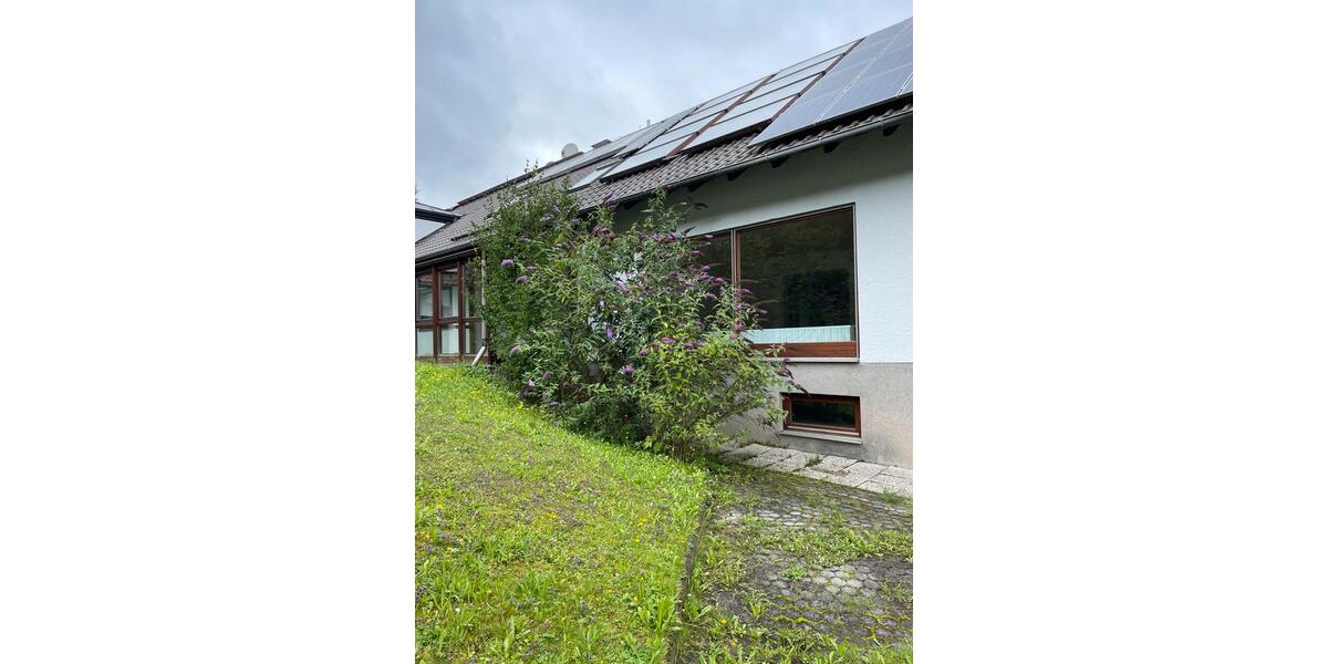 5 Zimmer Wohnung 140 qm mit Garten, befristet, auch WG gegeigt 5 zimmer