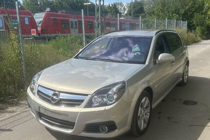 Opel Signum 94.321 km 790 &euro; München 81929