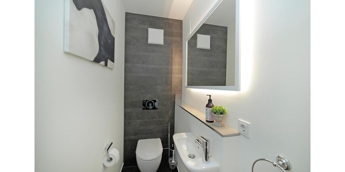 Luxuriöse 4-Zi-Maisonette-Whg (ca. 145 m² EG + ca. 75 m² im Souterrain) direkt am Englischen Garten! 4 zimmer