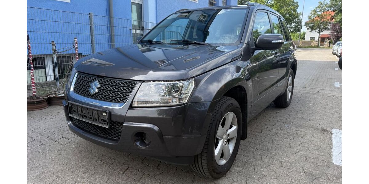 Suzuki Grand Vitara 231.200 km 3.777 &euro; München 81243