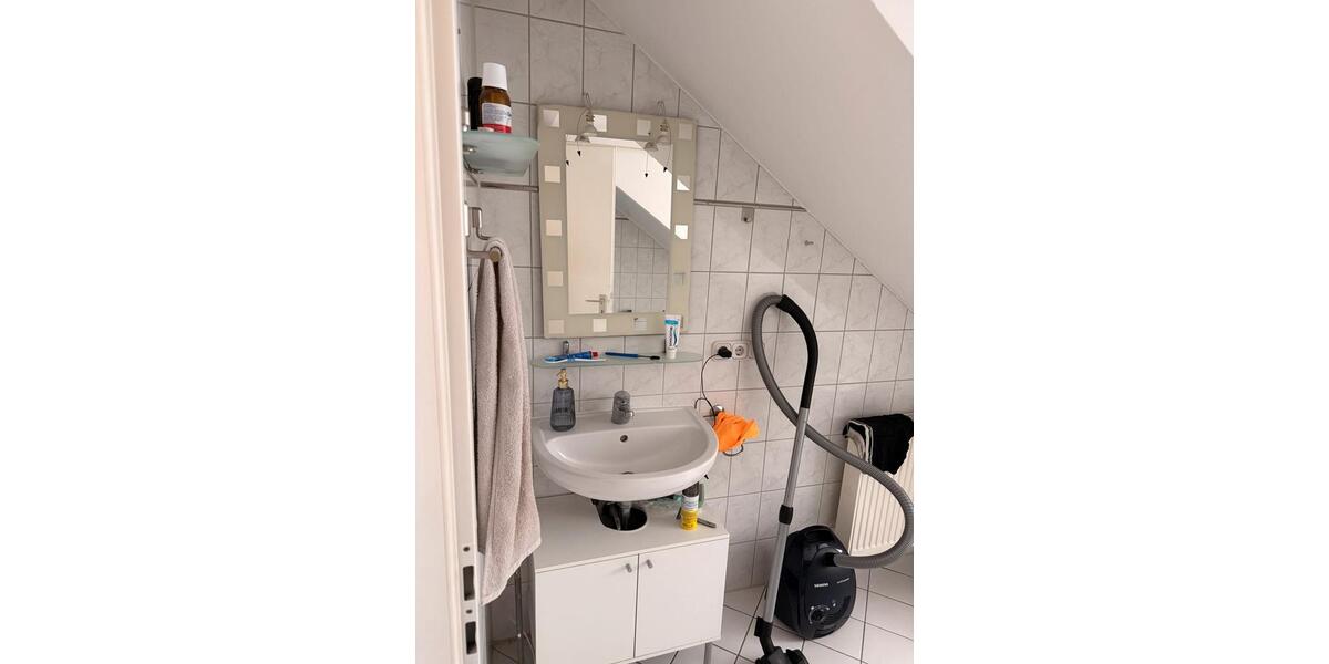 Dachgeschoßwohnung Gilching - 2 Zimmer, 50 m&sup2;, 1.350&euro; | Angebot:26604786