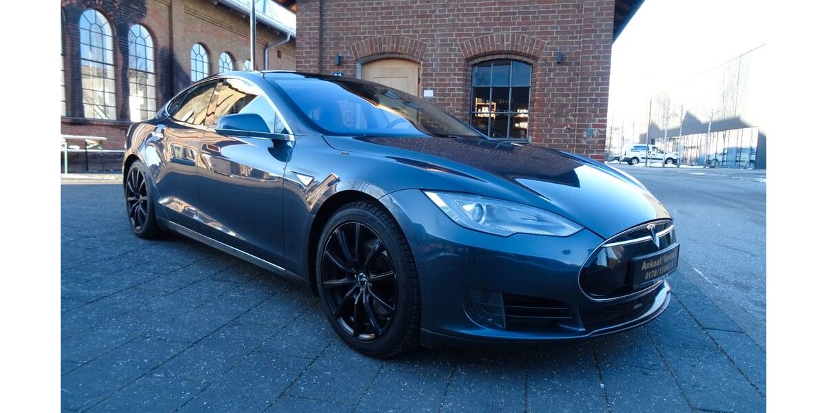 Tesla Model S 181.000 km 22.000 &euro; München 81249