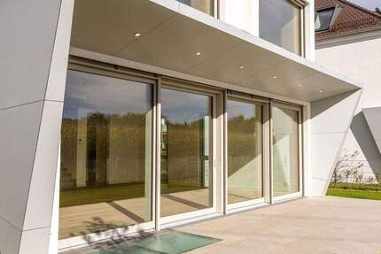 Neubau Einfamilienhaus mit möglicher Einliegerwohnung, Tiefgarage und unverbautem Ausblick 6 zimmer