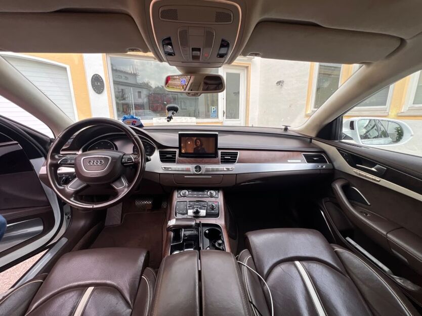 Audi A8 364.000 km 17.000 € München 80802
