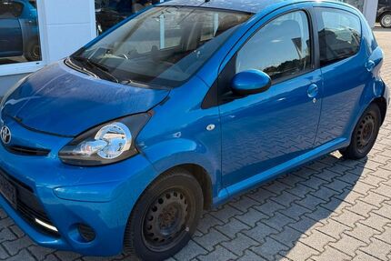 Toyota Aygo (X) 125.000 km 1.450 &euro; MÜNCHEN 80935