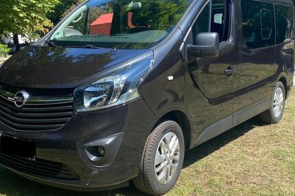 Opel Vivaro 127.000 km 15.999 &euro; Höhenkirchen-Siegertsbrunn 85635