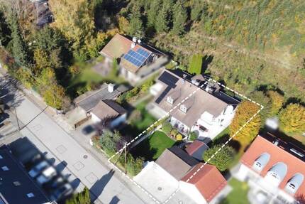Elegante Doppelhaushälfte mit praktischer EinliegerWohnung und Doppelgarage