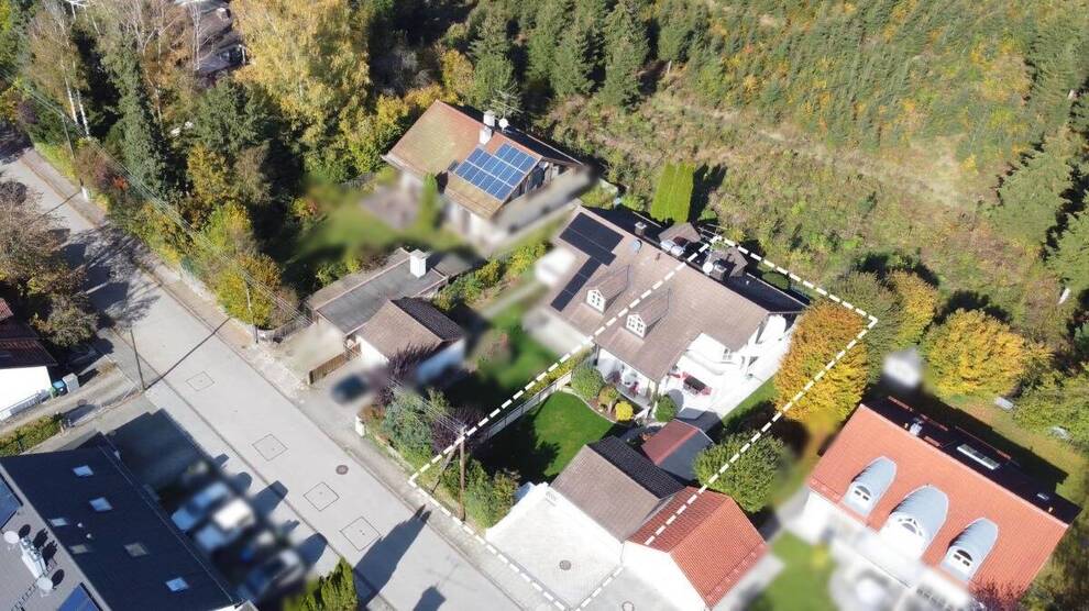 Elegante Doppelhaushälfte mit praktischer EinliegerWohnung und Doppelgarage