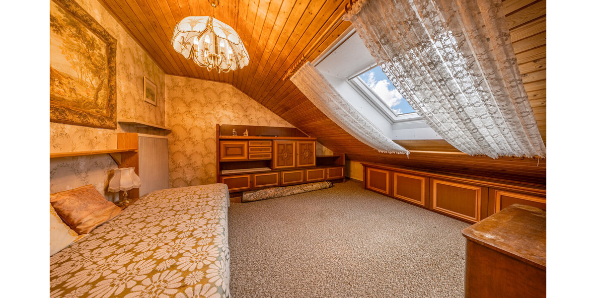 • REIHENHAUS MIT GESTALTUNGSPOTENZIAL • 5 zimmer