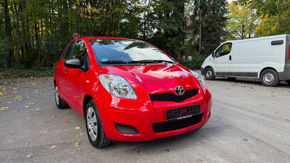 Toyota Yaris 112.314 km 4.050 € München 81929