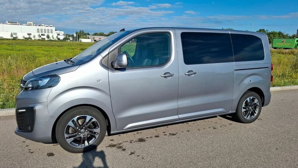 Zafira Life