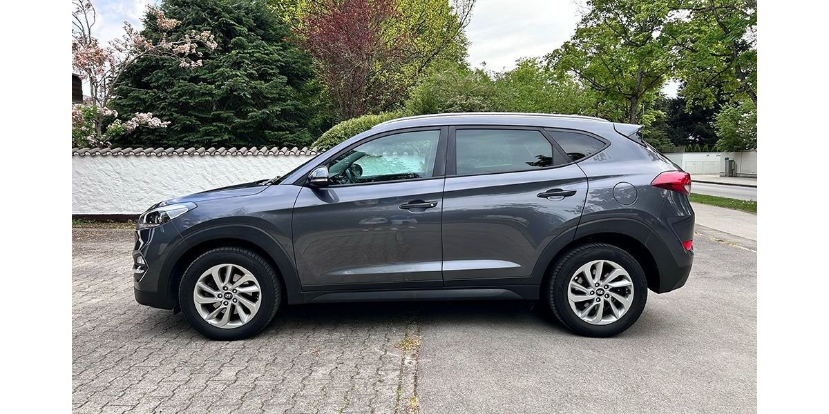 Hyundai TUCSON 92.000 km 15.900 &euro; München 81543