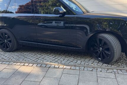 Land Rover Range Rover 48.900 km 121.000 &euro; Ismaning 85737