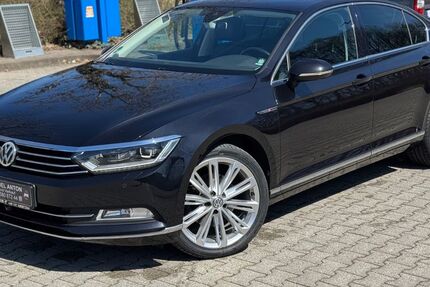 VW Passat 157.500 km 18.999 € Holzkirchen nähe München 83607