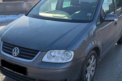 VW Touran 197.000 km 1.980 &euro; München 81829
