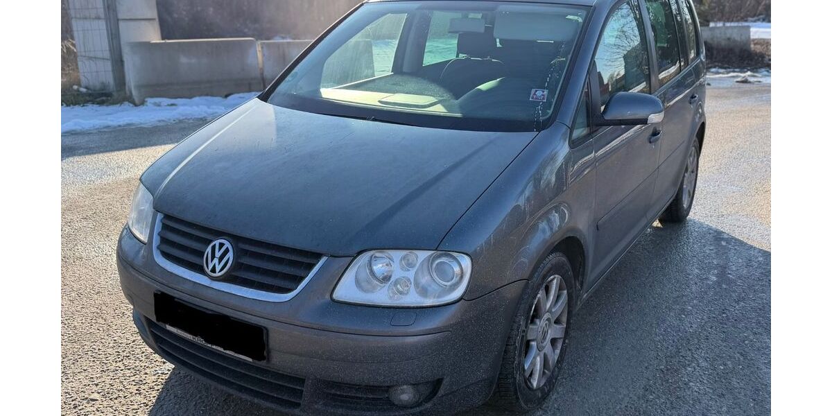 VW Touran 197.000 km 1.980 &euro; München 81829