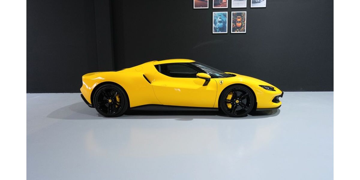 Ferrari 296 GTB 2.000 km 289.000 &euro; München 81245