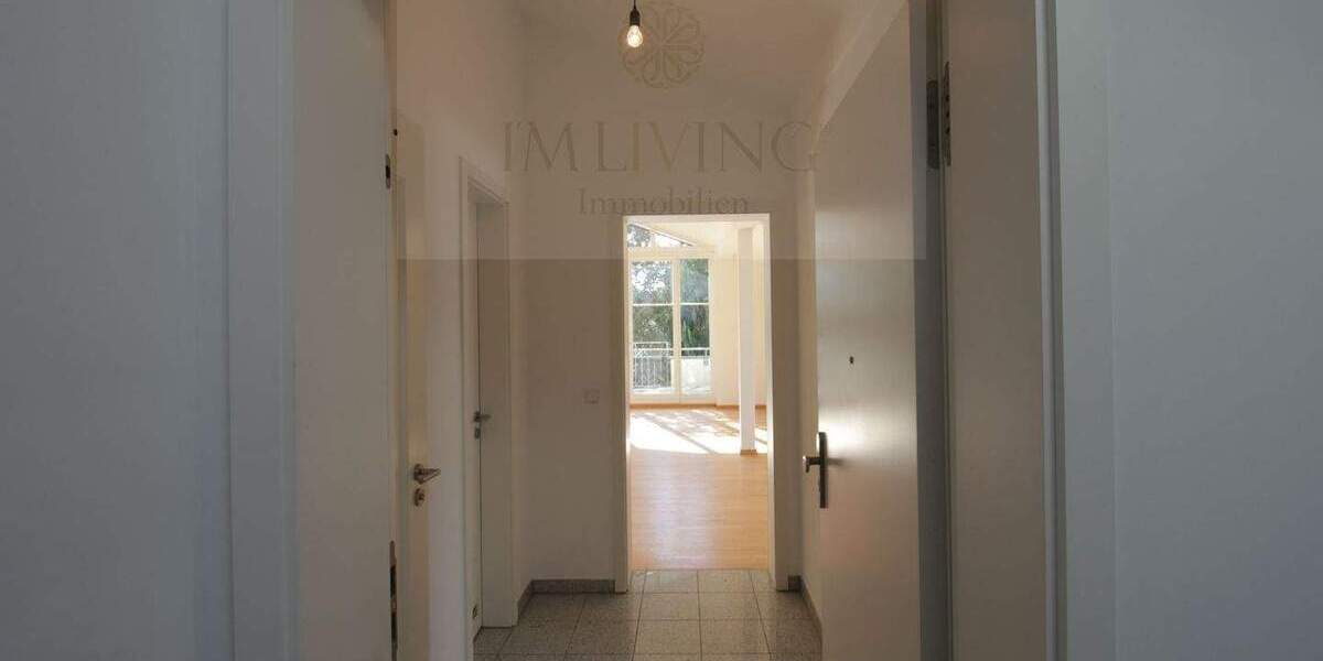 Etagenwohnung Unterhaching - 2 Zimmer, 93 m&sup2;, 1.750&euro; | Angebot:25688734