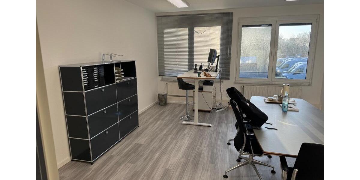 Büro mit 4 Zimmern und 115 qm in Hohenbrunn zu vermieten zimmer
