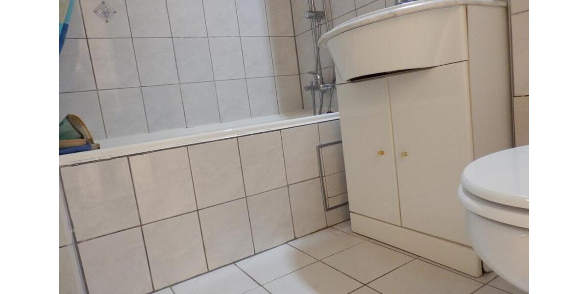 Helle schöne 2 Zim. Wohnung mit großem Balkon in Top Lage zu verk 1 zimmer