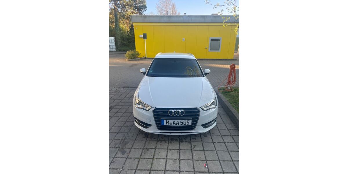 Audi A3 243.000 km 9.000 &euro; München 81925