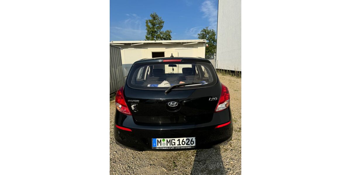 Hyundai i20 112.350 km 5.500 &euro; München 81737