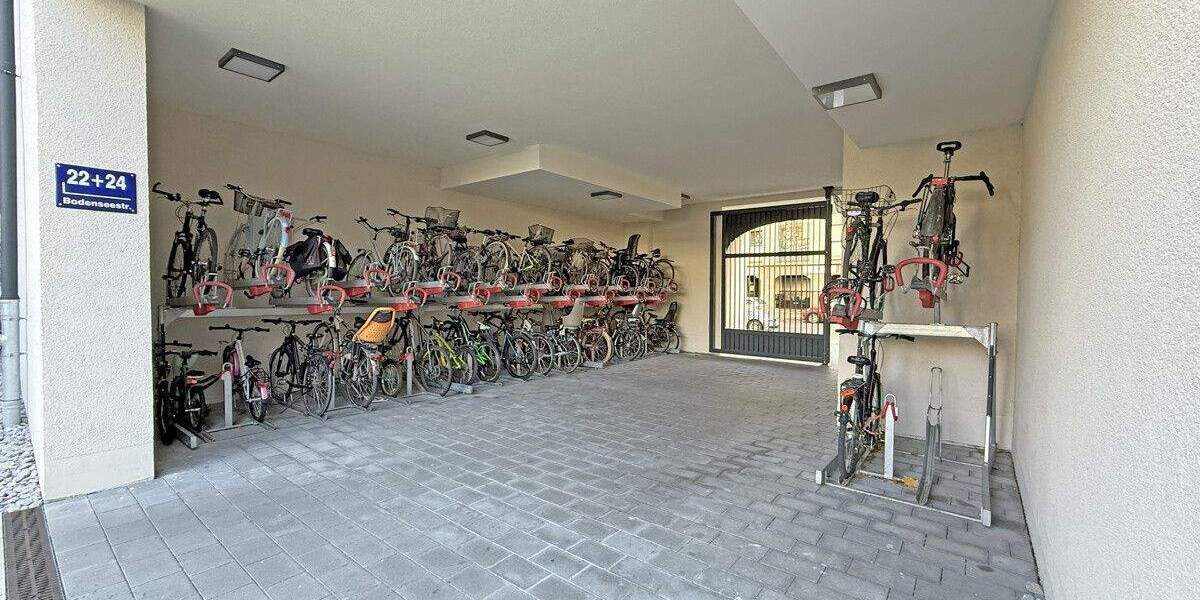 Helle 4-Zimmer-Wohnung mit 32 m² Dachterrasse, hochwertiger Ausstattung & Tiefgarage 4 zimmer