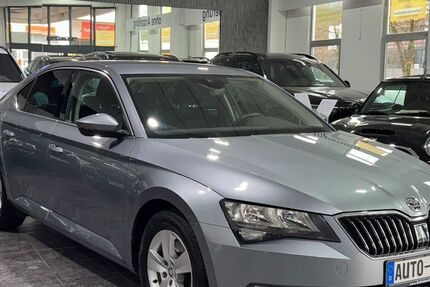 Skoda Superb 163.850 km 16.690 &euro; München 81829