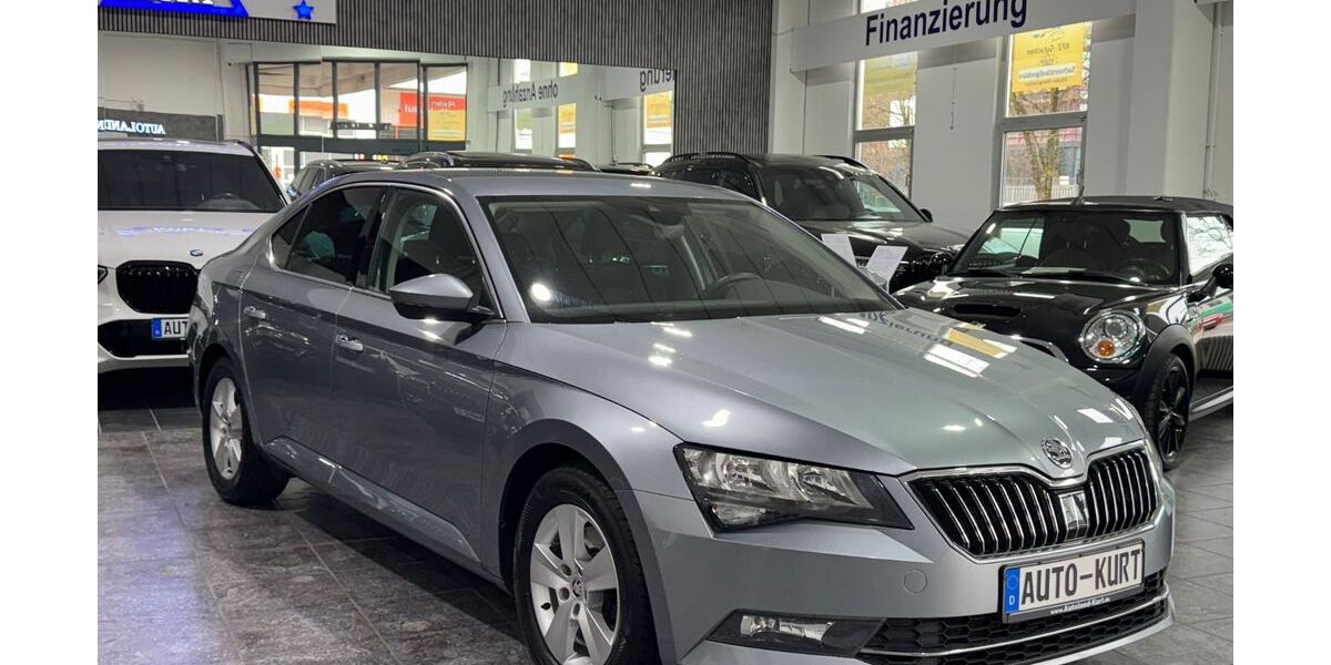 Skoda Superb 163.850 km 16.690 &euro; München 81829
