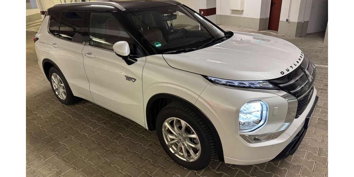 Mitsubishi Outlander 6.480 km 52.790 &euro; Ottobrunn bei München 85521