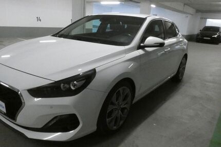 Hyundai i30 242.278 km 8.700 &euro; München 81825