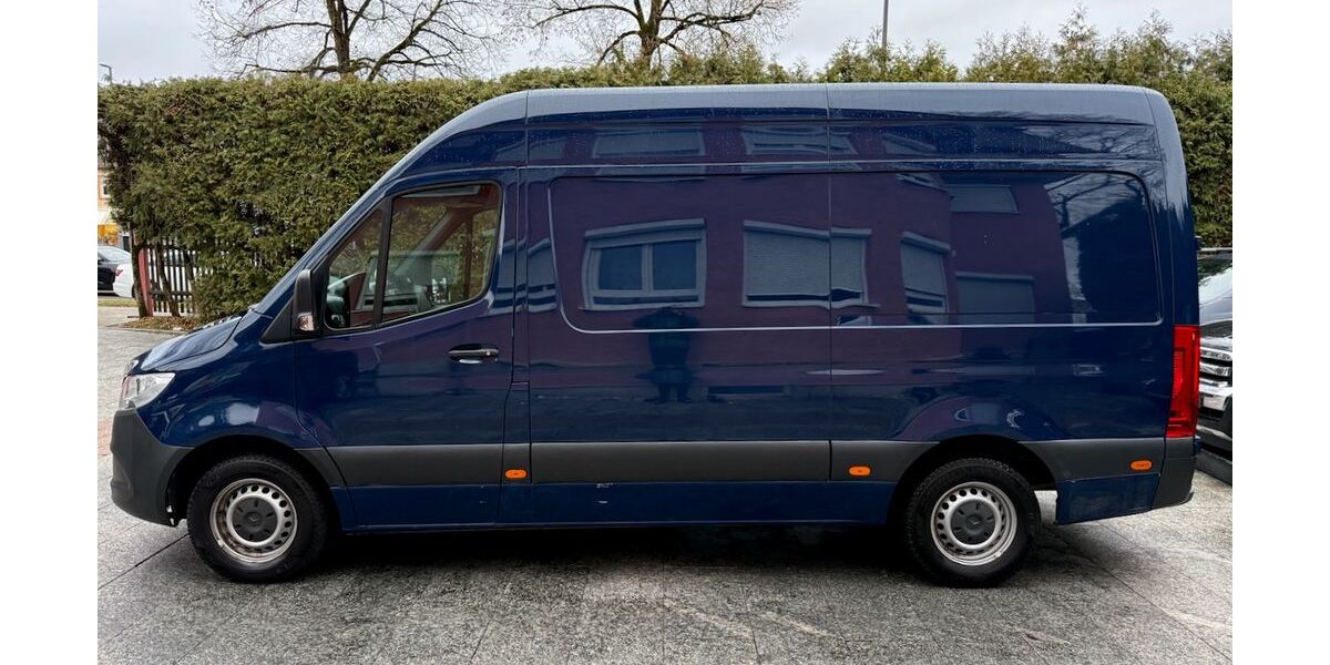 Mercedes-Benz Sprinter 182.000 km 15.980 &euro; München 81827