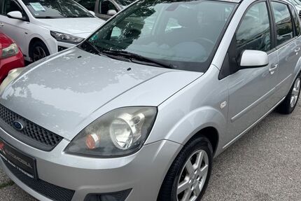 Ford Fiesta 161.200 km 2.990 &euro; München 81243