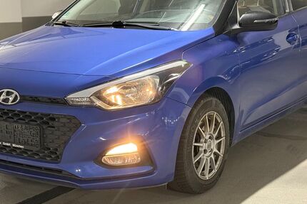 Hyundai i20 91.000 km 11.450 € München 81829