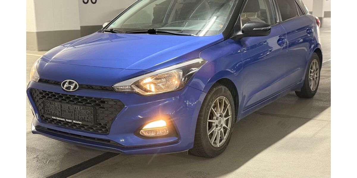 Hyundai i20 91.000 km 11.450 &euro; München 81829