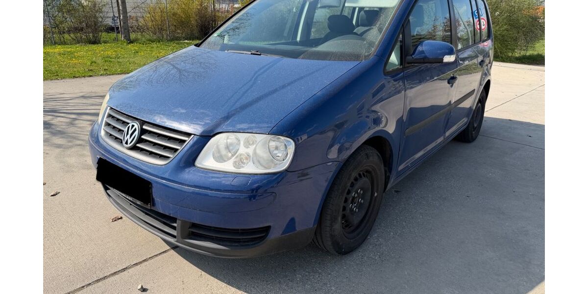 VW Touran 203.600 km 1.499 &euro; Fürstenfedbruck 82256