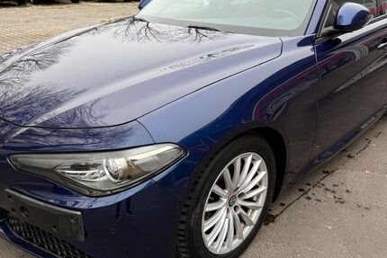 Alfa Romeo Giulia 345.000 km 7.900 &euro; München OT Trudering-Riem 81825