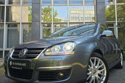 VW Jetta 87.200 km 5.980 &euro; München 81929