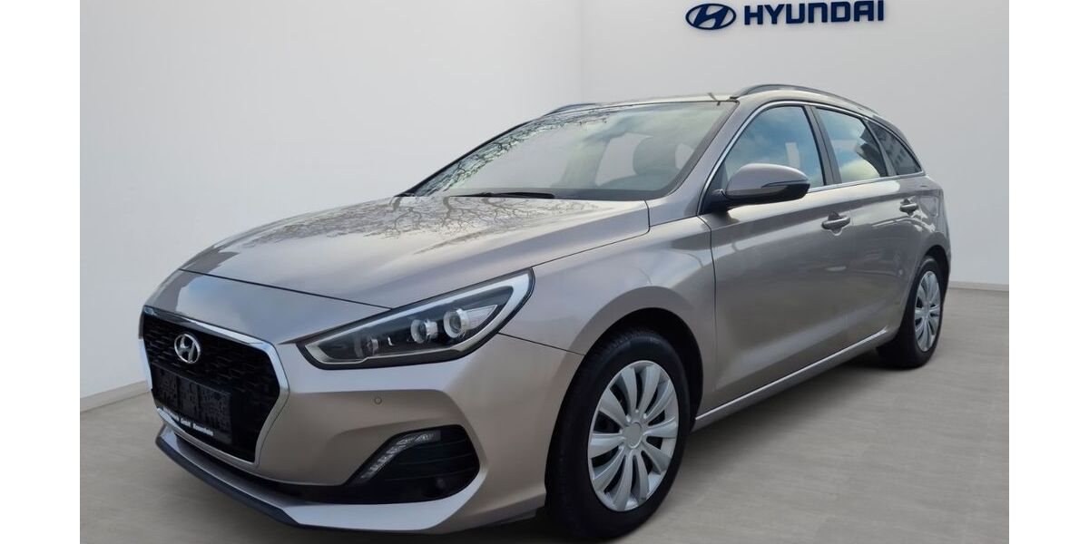 Hyundai i30 52.408 km 17.890 &euro; München 80807