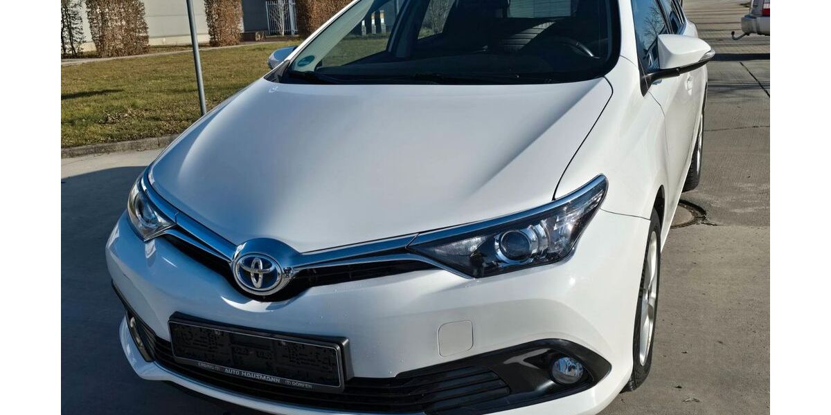Toyota Auris 150.000 km 10.990 &euro; Fürstenfeldbruck 82256