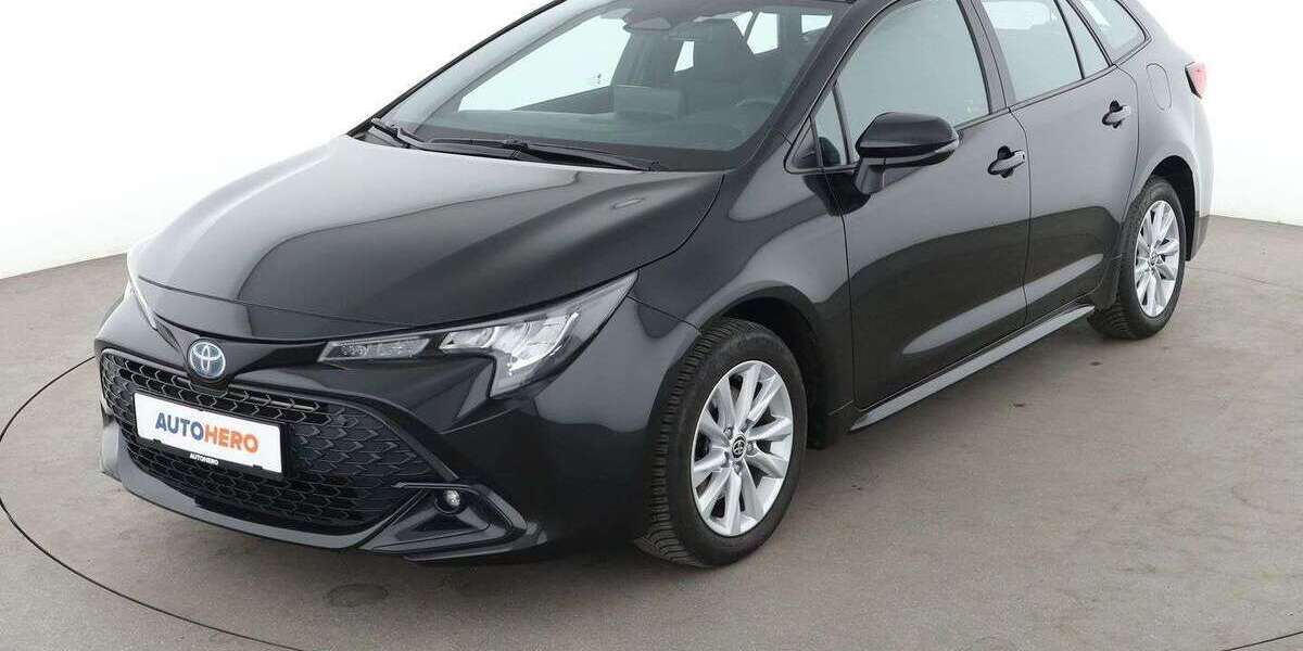 Toyota Corolla 61.975 km 25.590 &euro; Neufahrn 85375