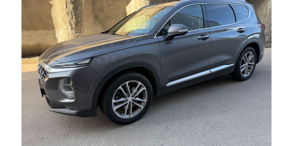 Hyundai SANTA FE 140.000 km 20.980 &euro; München 81829