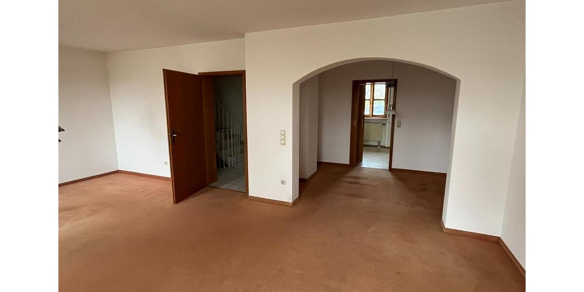 Doppelhaushälfte Röhrmoos - 5 Zimmer, 150 m&sup2;, 2.100&euro; | Angebot:25936917