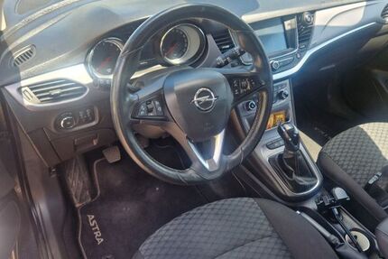 Opel Astra 135.800 km 8.300 &euro; München 81248