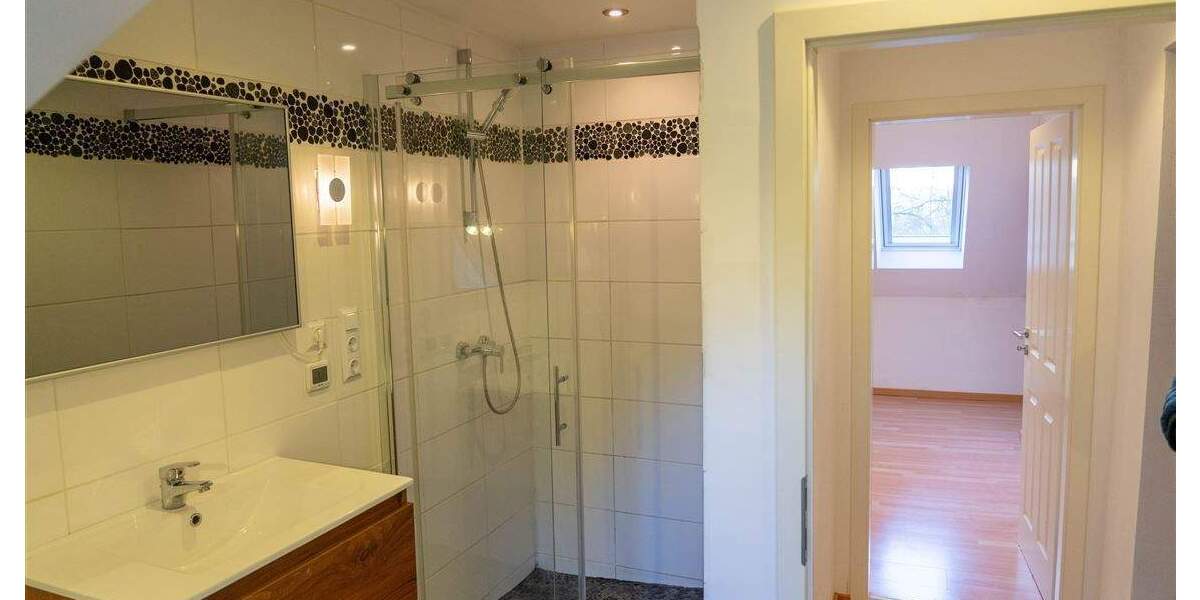 Mehrfamilienhaus, Wohnhaus Gröbenzell - 8 Zimmer, 192 m&sup2;, 1.199.000&euro; | Angebot:25372947