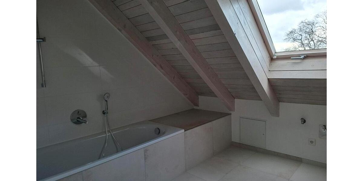 Dachgeschoßwohnung München Sendling-Westpark - 3 Zimmer, 125 m&sup2;, 2.200&euro; | Angebot:26300360